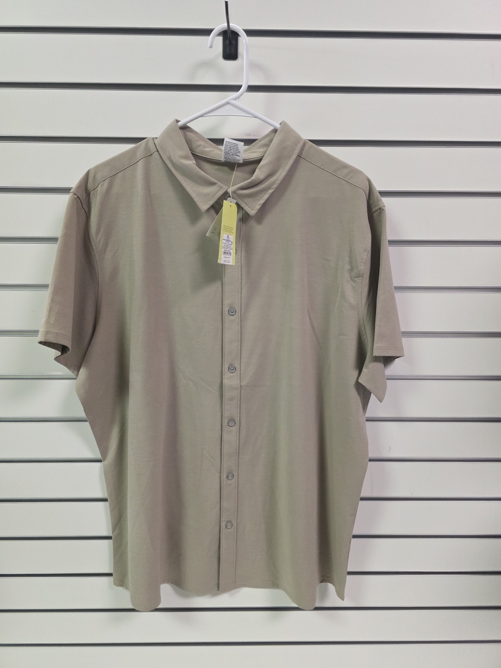 all in motion Short Sleeve Button-Down Shirt in Taupe